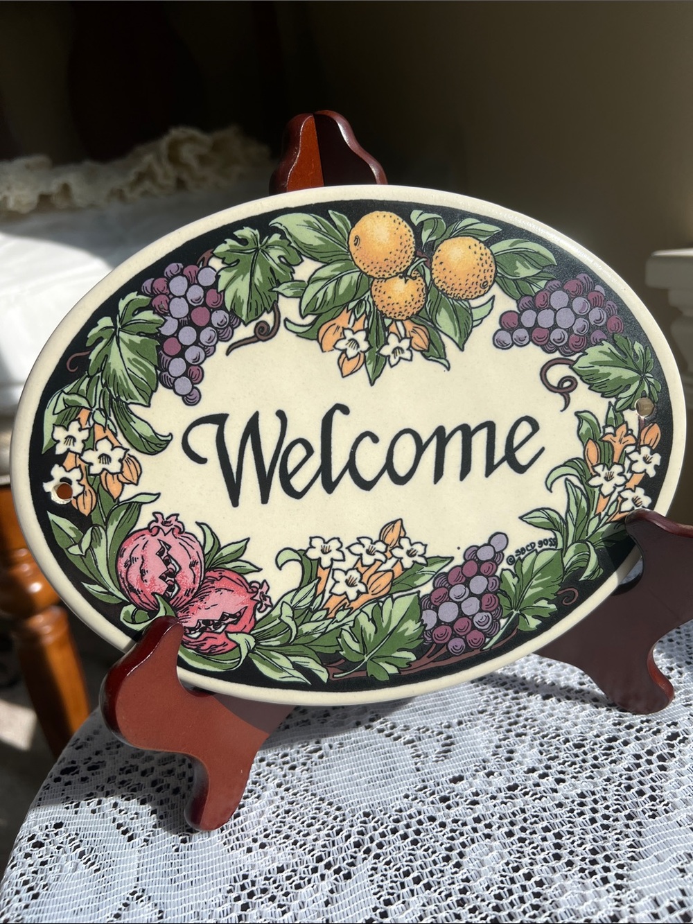 A Vintage Ceramic Oval Welcome Plaque